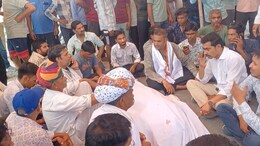 राजस्थान: बजरी डंपर ने सब्जी विक्रेता को कुचला, गुस्साए लोग शव के साथ हाईवे पर बैठे