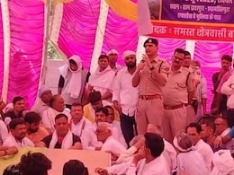 दौसा में प्रदर्शन कर रहे किसान की मौत, ग्रामीणों ने हाईवे पर शव रखकर किया जाम दौसा में प्रदर्शन कर रहे किसान की मौत, ग्रामीणों ने हाईवे पर शव रखकर किया जाम