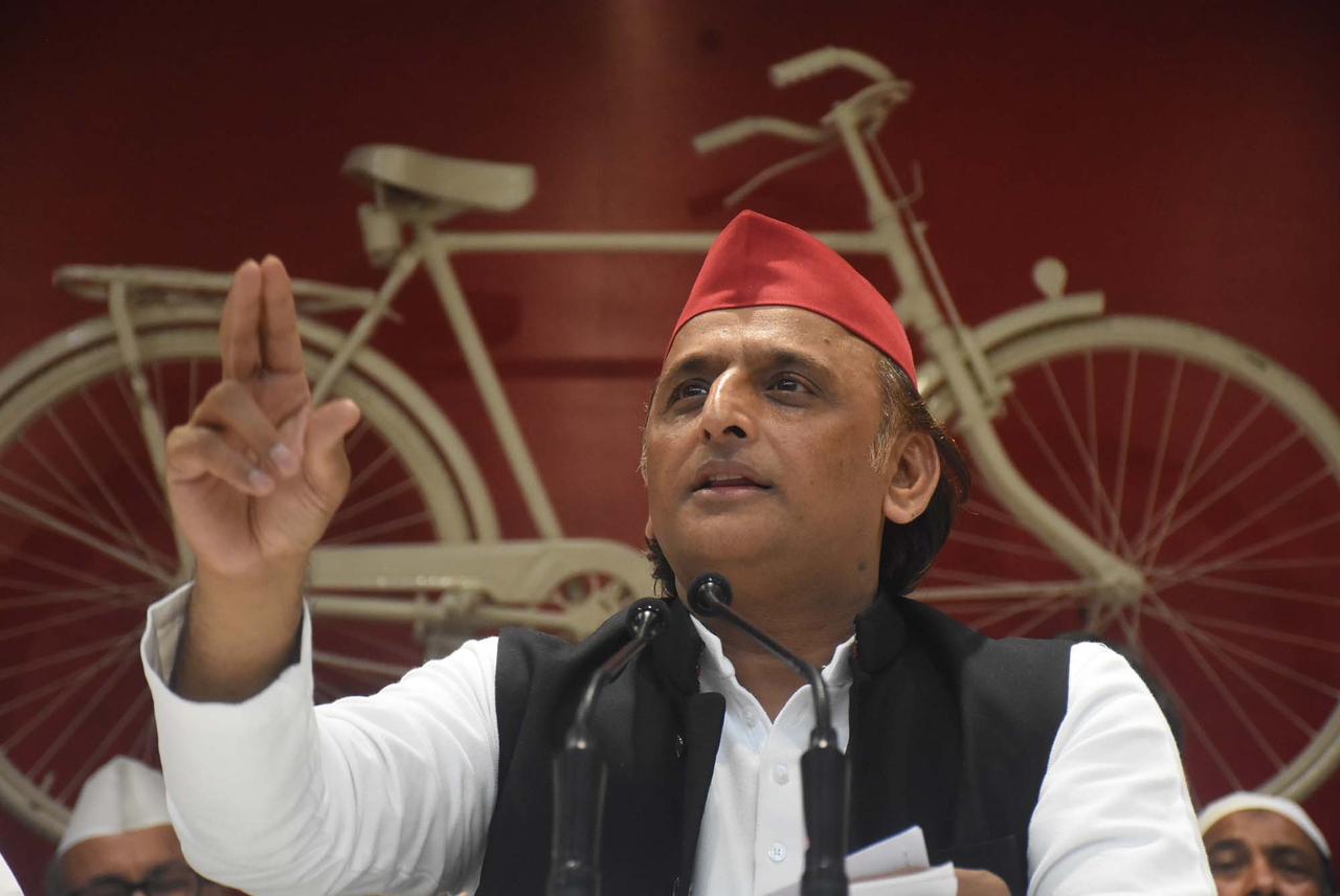 अमेरिका के साथ संबंध बनाए रखने होंगे... ट्रंप के 50 फीसदी टैरिफ पर अखिलेश यादव