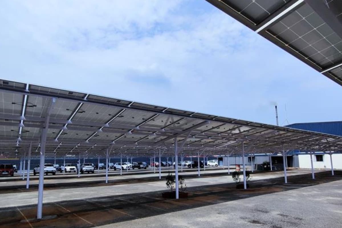 Nissan has installed grid-based solar electricity generation systems at seven of its dealerships across the country Nissan has installed grid-based solar electricity generation systems at seven of its dealerships across the country