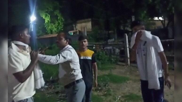 "थाने में रिपोर्ट की तो काटकर चंबल में फेंक देंगे..." कर्मचारी और गार्ड के साथ मारपीट कर युवक ने दी धमकी 