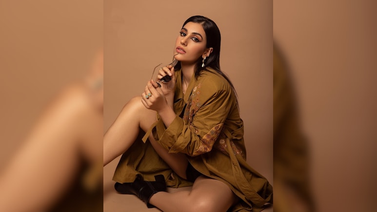 Sonia Rathee Exclusive: 'मेरी को-स्टार को दिखा भूत, खुश हूं अभी तक मेरा सामना नहीं हुआ..' Sonia Rathee Exclusive: 'मेरी को-स्टार को दिखा भूत, खुश हूं अभी तक मेरा सामना नहीं हुआ..'