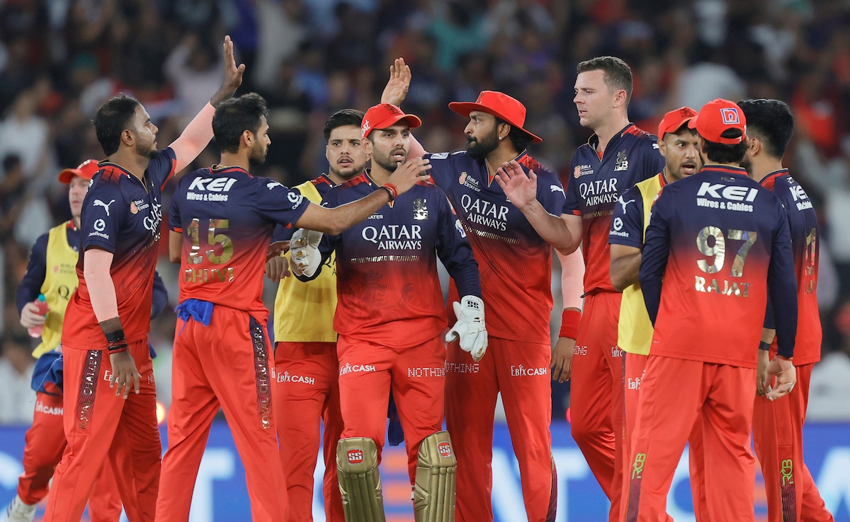 Virat Kohli Snubs Two-Time IPL Winner From His All-Time RCB XI. Mitchell Starc Included