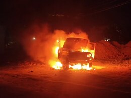 Rajasthan: भैंस चोरी के शक में पिकअप ड्राइवर और मजदूर के साथ मारपीट, गाड़ी को किया आग के हवाले