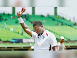 WI vs AUS: जिसने किया ऑस्ट्रेलिया का हाल बेहाल, उसपर आईसीसी ने लगाया जुर्माना, जाने क्यों WI vs AUS: जिसने किया ऑस्ट्रेलिया का हाल बेहाल, उसपर आईसीसी ने लगाया जुर्माना, जाने क्यों