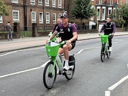 London Traffic Leads To ODI Delay, England Arrive On Cycles For Match Against West Indies London Traffic Leads To ODI Delay, England Arrive On Cycles For Match Against West Indies