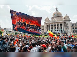 RCB Victory Parade Stampede: चिन्नास्वामी स्टेडियम के बाहर भगदड़ में 11 लोगों की मौत, RCB, विराट कोहली ने जताया दुख RCB Victory Parade Stampede: चिन्नास्वामी स्टेडियम के बाहर भगदड़ में 11 लोगों की मौत, RCB, विराट कोहली ने जताया दुख