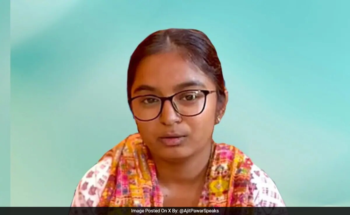 Мумбай Махараштра Заместник главният министър Аджит Павар в неделя се