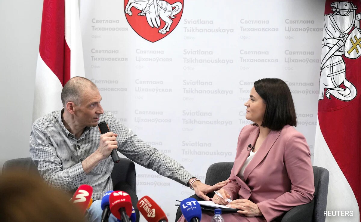 Вилнюс A leading Belarusian opposition figure freed from prison by