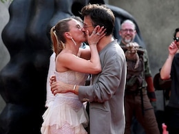 Jonathan Bailey Defends Viral Kiss With Scarlett Johansson At <i>Jurassic World Rebirth</i> London Premiere: "If You Can't Kiss Your Friends..." Jonathan Bailey Defends Viral Kiss With Scarlett Johansson At <i>Jurassic World Rebirth</i> London Premiere: "If You Can't Kiss Your Friends..."