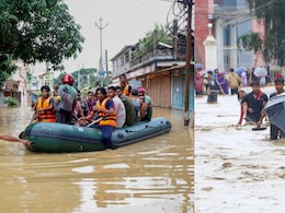प्रचंड वेग में तीस्ता, जानिए असम से लेकर बंगाल तक नदियों की हालत कितनी विकराल प्रचंड वेग में तीस्ता, जानिए असम से लेकर बंगाल तक नदियों की हालत कितनी विकराल