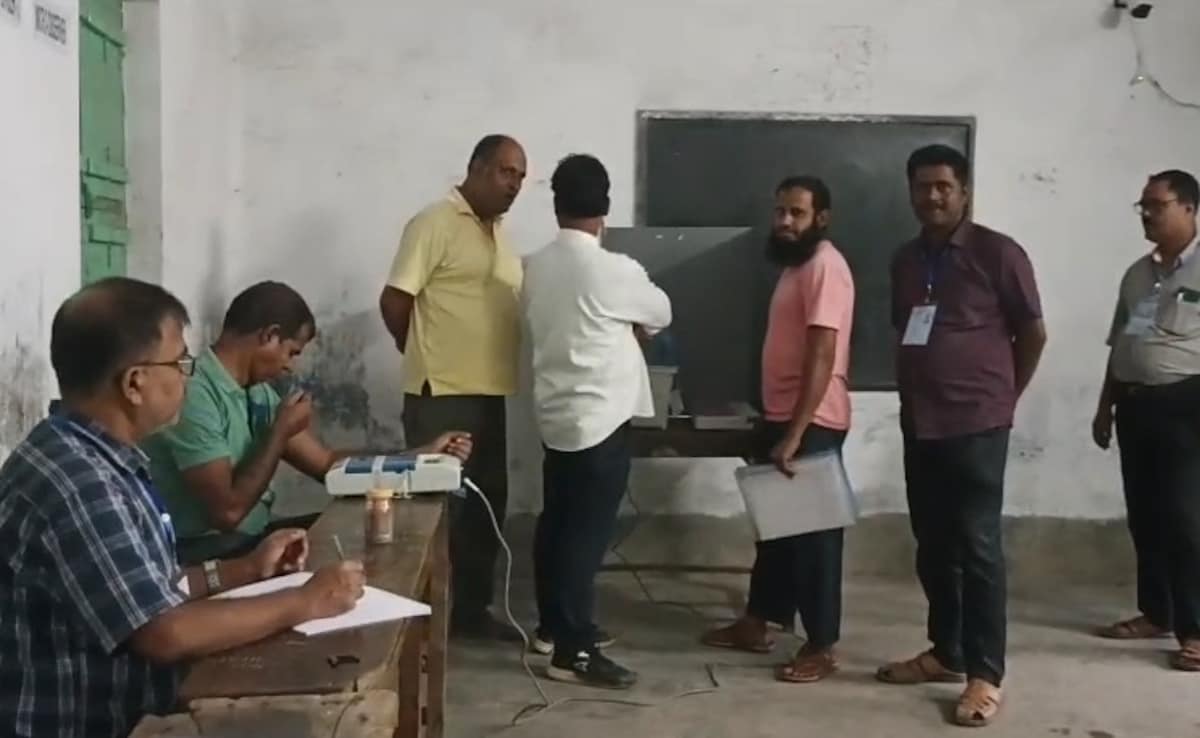 Polling is underway for the bypolls to the Kaliganj Assembly seat in Nadia district of West Bengal. 