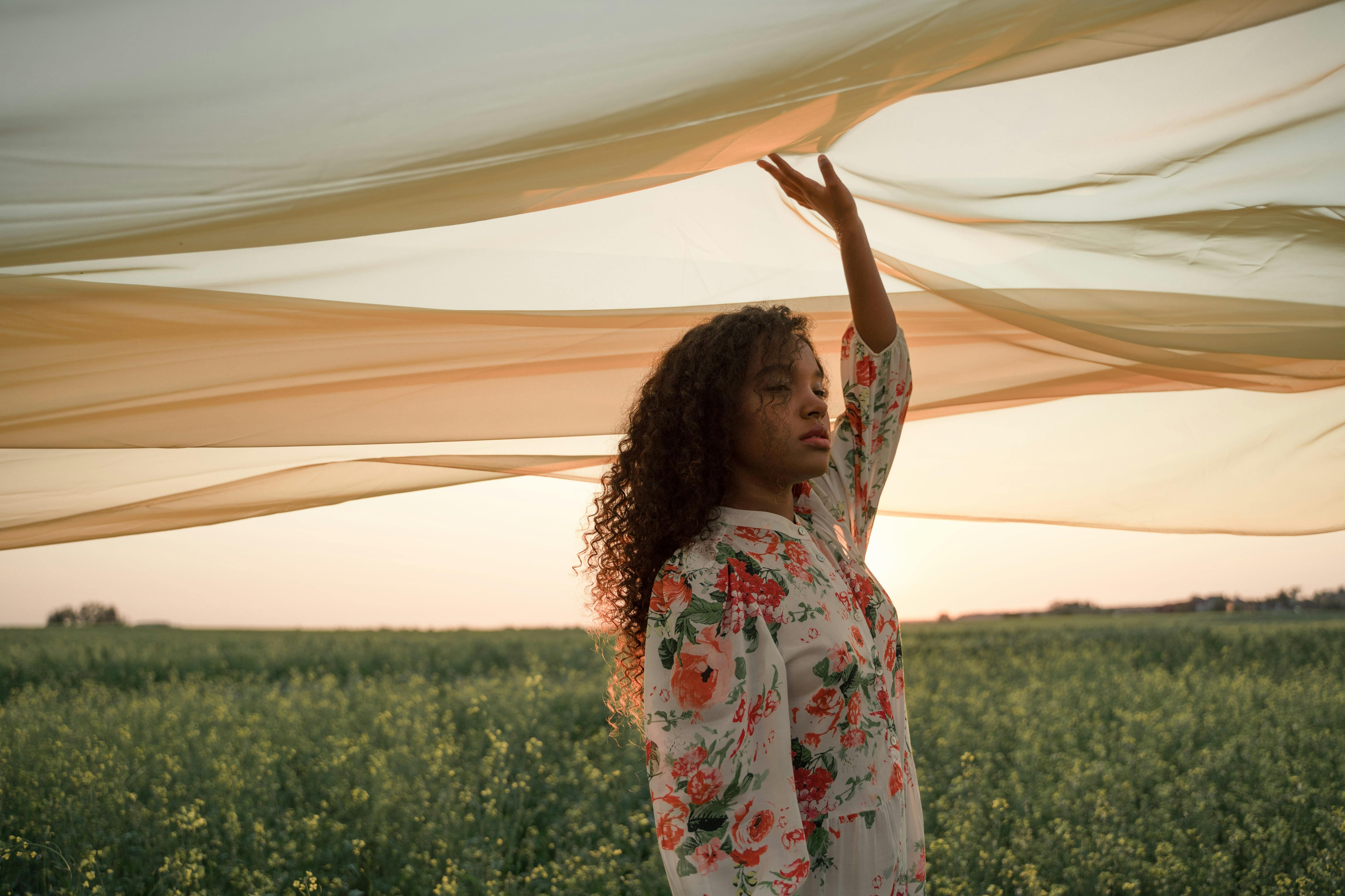 Linen vs Synthetic: The Best Fabric For Indian Weather And Smarter Living