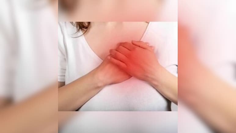 हार्ट अटैक आने से पहले महिलाओं का शरीर क्या- क्या संकेत देता है?