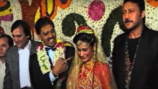 90s में बॉलीवुड वेडिंग का वीडियो, सादगी में पहुंचे थे  सितारे, डांस किए बिना खुद को नहीं रोक पाए थे गोविंदा, फैंस बोले- लाजवाब 