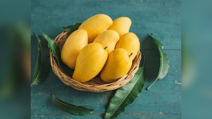 हर किसी के लिए नहीं है आम, जानिए किन बीमारियों में करना चाहिए परहेज