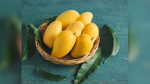 हर किसी के लिए नहीं है आम, जानिए किन बीमारियों में करना चाहिए परहेज