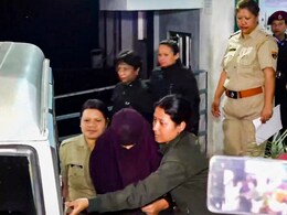 10×10 का लॉकअप, बिछाने के लिए दरी...  जानें पुलिस रिमांड में 'बेवफा' सोनम के कैसे गुजर रहे दिन 10×10 का लॉकअप, बिछाने के लिए दरी...  जानें पुलिस रिमांड में 'बेवफा' सोनम के कैसे गुजर रहे दिन