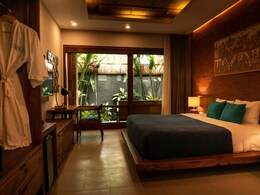Why Are Hotel Rooms Always So Dimly Lit? The Real Reason Behind That Mood Lighting Why Are Hotel Rooms Always So Dimly Lit? The Real Reason Behind That Mood Lighting