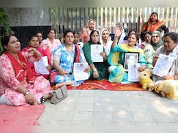 दलित-महिला पार्षद को अपमानित कर रही BJP- AAP महिला विंग ने खोला मोर्चा दलित-महिला पार्षद को अपमानित कर रही BJP- AAP महिला विंग ने खोला मोर्चा