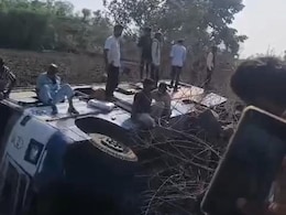 तेज रफ्तार का कहर: रावतभाटा-चित्तौड़ मार्ग पर पलटी बस, 52 घायल, 17 की हालत गंभीर तेज रफ्तार का कहर: रावतभाटा-चित्तौड़ मार्ग पर पलटी बस, 52 घायल, 17 की हालत गंभीर
