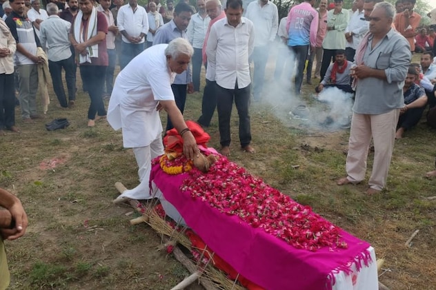 आखिरी सफर पर प्रकाश चंद मेनारिया आखिरी सफर पर प्रकाश चंद मेनारिया