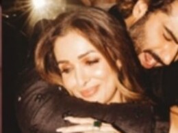 मलाइका अरोड़ा ने जब अर्जुन कपूर की बर्थडे पार्टी में छैयां छैयां पर किया था डांस, खूब वायरल हुआ था ये वीडियो मलाइका अरोड़ा ने जब अर्जुन कपूर की बर्थडे पार्टी में छैयां छैयां पर किया था डांस, खूब वायरल हुआ था ये वीडियो