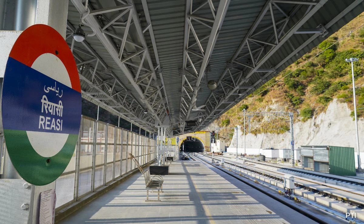 премиерът Нарендра Моди откри две инженерни чудеса най високият