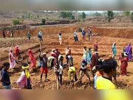 मनरेगा में MP के 32 लाख श्रमिकों को मिला रोजगार, 1500 करोड़ रुपये की मजदूरी का भी हुआ भुगतान  मनरेगा में MP के 32 लाख श्रमिकों को मिला रोजगार, 1500 करोड़ रुपये की मजदूरी का भी हुआ भुगतान