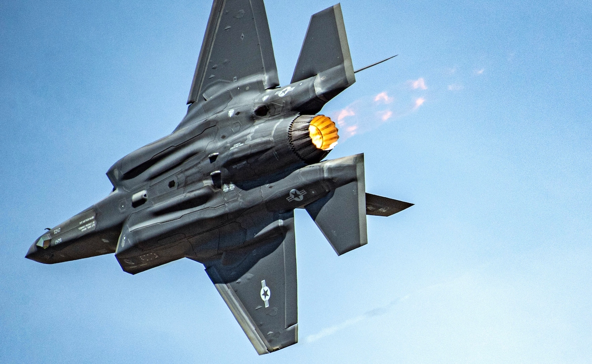 ईरान ने अमेरिका के दो फाइटर जेट F 35 और F 15 E मार गिराने का किया दावा, US पायलट को भी पकड़ा