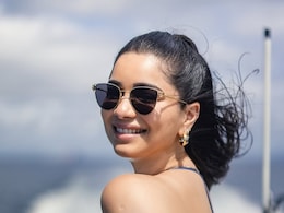 Sara Tendulkar's London Diaries Are All About Coffee, Cute Selfies And Strolling The Streets Sara Tendulkar's London Diaries Are All About Coffee, Cute Selfies And Strolling The Streets