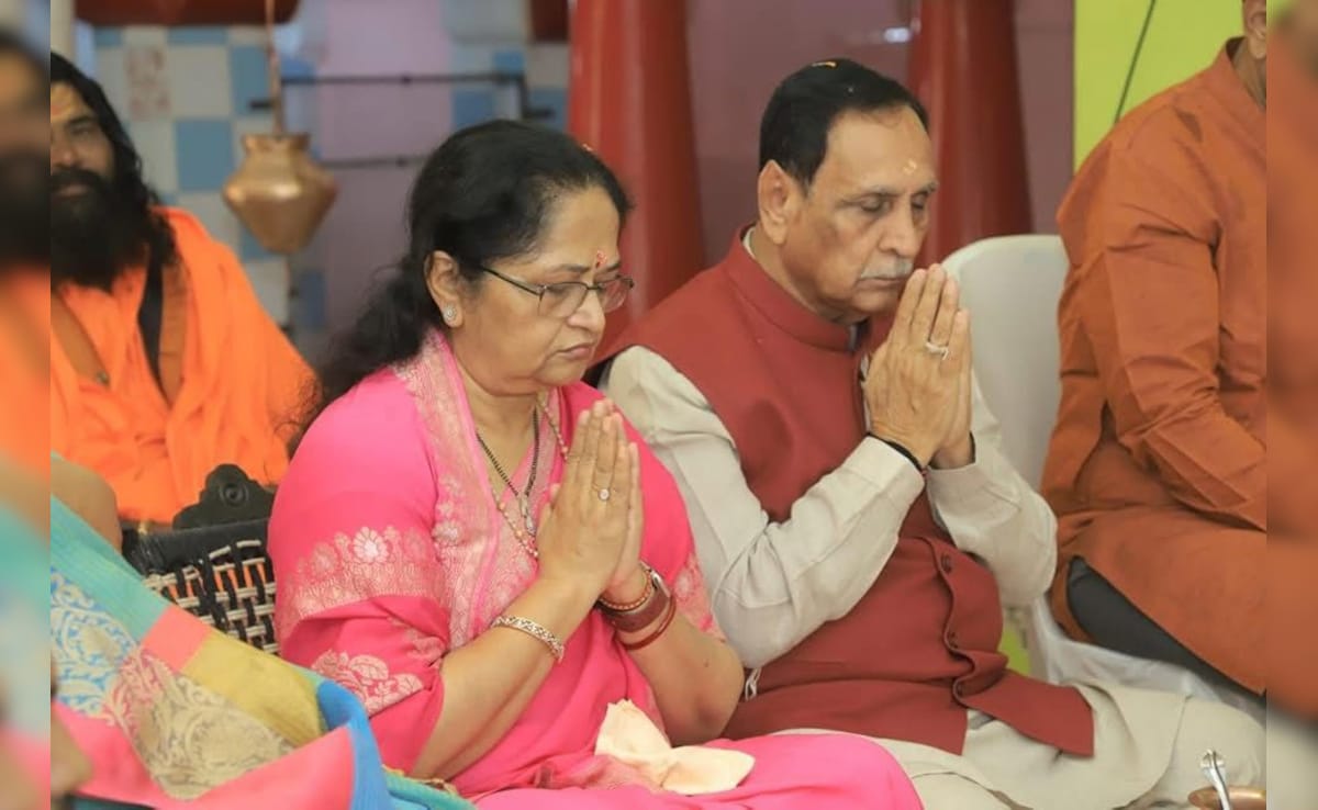 He was elected as Rajkot Municipal Councillor in 1987. He also served as Mayor of Rajkot from 1996 to 1997. He was elected as Rajkot Municipal Councillor in 1987. He also served as Mayor of Rajkot from 1996 to 1997.