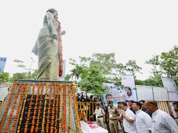 राहुल गांधी ने जूते पहनकर चढ़ाए इंदिरा गांधी की तस्वीर पर फूल, सीएम मोहन यादव ने कहा- ये हमारी संस्कृति नहीं, देखें Video राहुल गांधी ने जूते पहनकर चढ़ाए इंदिरा गांधी की तस्वीर पर फूल, सीएम मोहन यादव ने कहा- ये हमारी संस्कृति नहीं, देखें Video