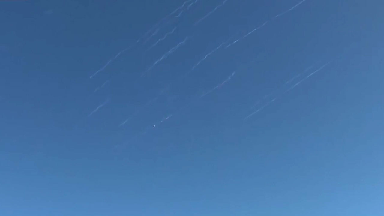 Israel-Iran Conflict | Multiple Iranian Missiles Enter Israel During Live Broadcast