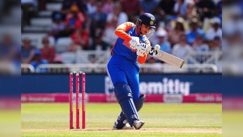 स्मृति मंधाना ने रच दिया इतिहास, ODI में यह कारनामा करने वाली बनीं दुनिया की पांचवीं बल्लेबाज