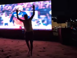 RCB की जीत से खुशी में बच्चों की तरह नाचने लगे KGF के डायरेक्टर, VIDEO शेयर कर पत्नी बोलीं- क्रेजी... RCB की जीत से खुशी में बच्चों की तरह नाचने लगे KGF के डायरेक्टर, VIDEO शेयर कर पत्नी बोलीं- क्रेजी...