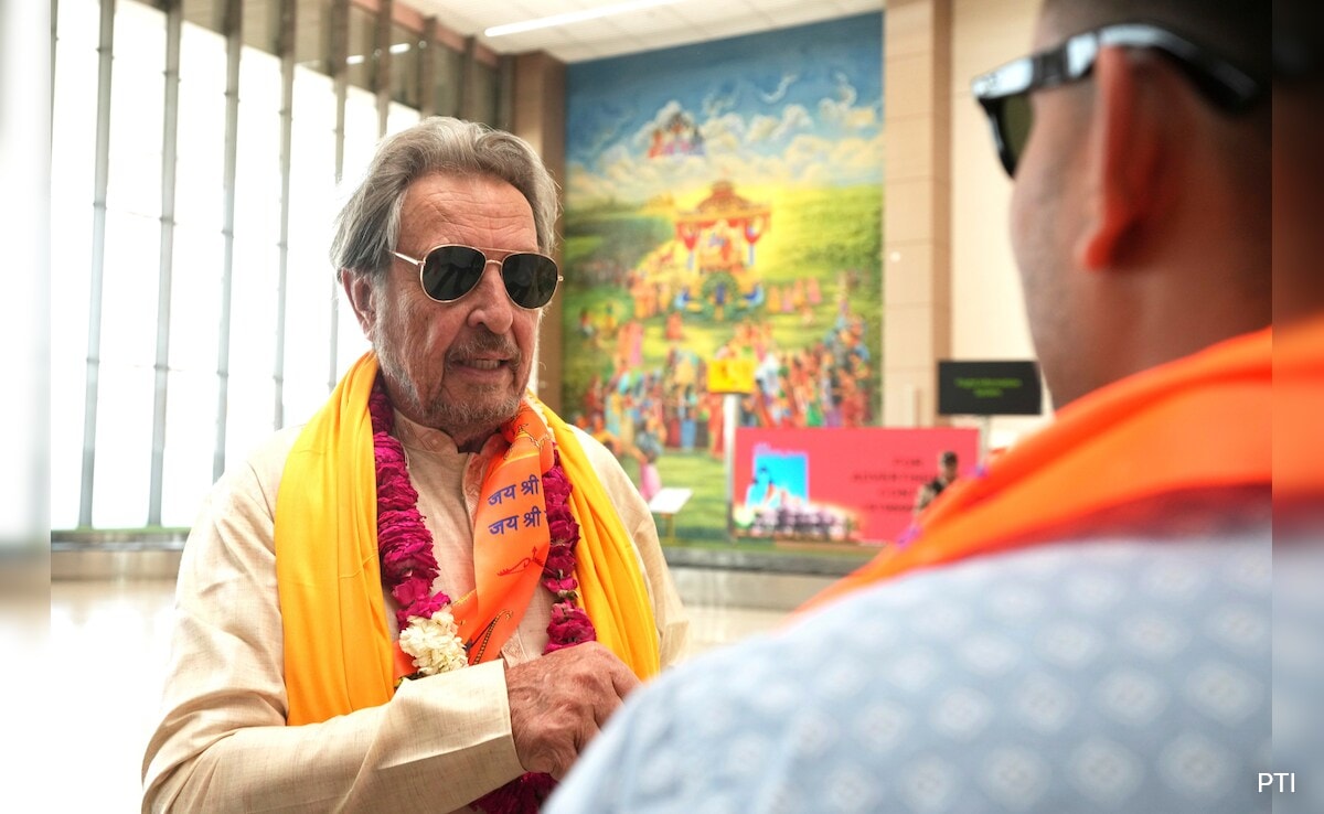 Айодхия Ерол Мъск баща на технологичния милиардер Елон Мъск посети