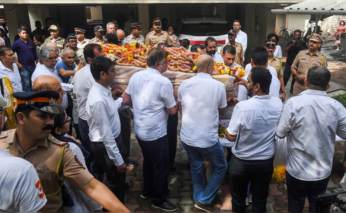 At the buildings temple, a prayer ritual was held where chants echoed softly under the weight of sorrow. At the buildings temple, a prayer ritual was held where chants echoed softly under the weight of sorrow.