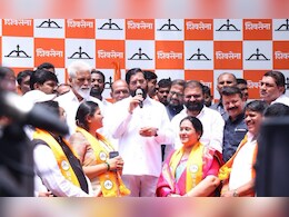 Nashik Politics: नवरा ठाकरे गटात अन् बायको शिंदे गटात! सासऱ्याविरोधात मैदानात उतरणार