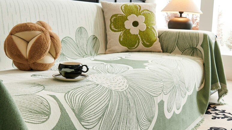 अपने लिविंग रूम को दें एक Stylish Makeover, चुनिए खूबसूरत और Durable Sofa Cover जो बढ़ाएं आपके घर की शान अपने लिविंग रूम को दें एक Stylish Makeover, चुनिए खूबसूरत और Durable Sofa Cover जो बढ़ाएं आपके घर की शान