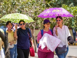 रात में उमस और दिन में बरस रही आग, जानिए दिल्ली में बारिश पर गुड न्यूज क्या है रात में उमस और दिन में बरस रही आग, जानिए दिल्ली में बारिश पर गुड न्यूज क्या है