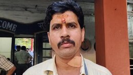Akola News: मंडळ अधिकाऱ्यावर कार्यालयात घुसून चाकू हल्ला; काय आहे कारण?
