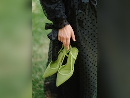 Office के लिए ढूंढ रहे हैं कम्फर्टेबल और स्टाइलिश Footwear, तो 50% से 85% तक के Off के साथ आज ही खरीदें Office के लिए ढूंढ रहे हैं कम्फर्टेबल और स्टाइलिश Footwear, तो 50% से 85% तक के Off के साथ आज ही खरीदें
