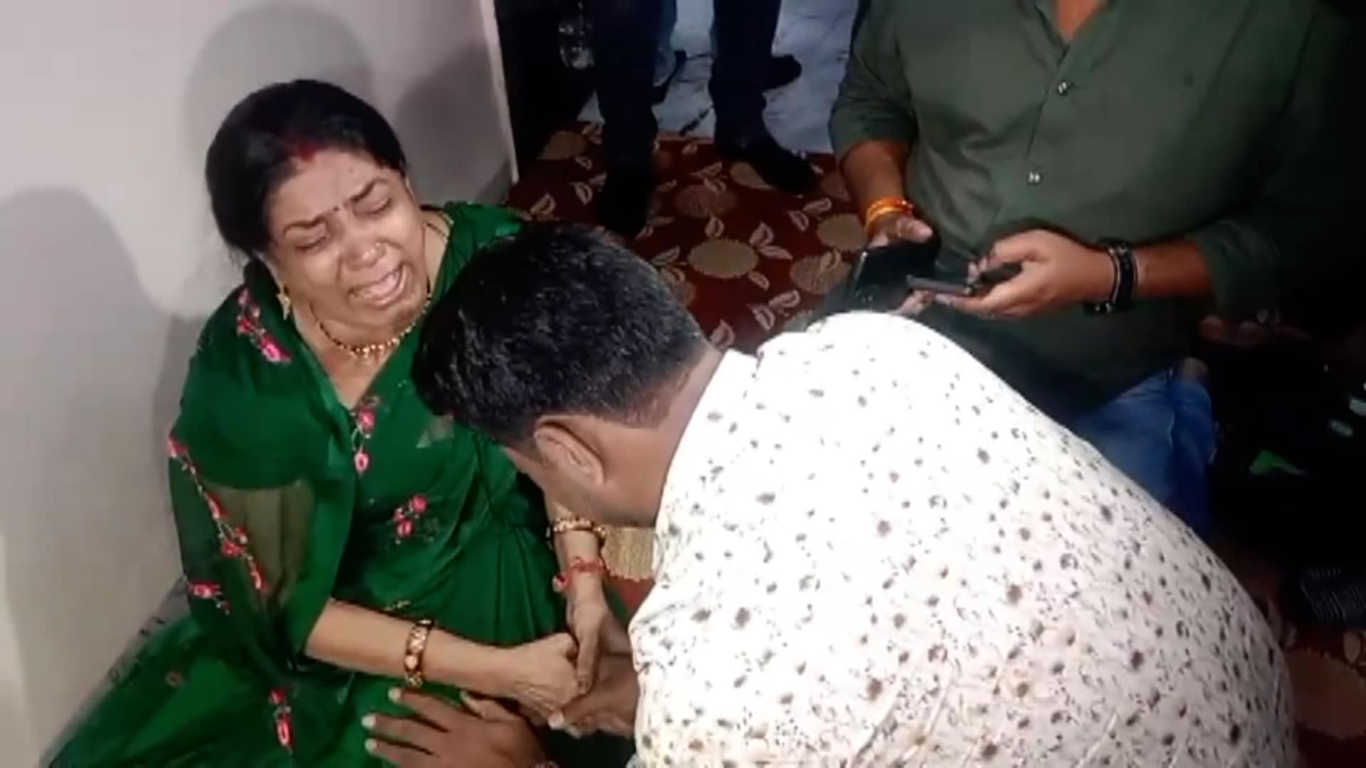 Meghalaya Honeymoon Murder | Sonam Raghuvanshi's Brother Reaches Raja's House To Console the Family