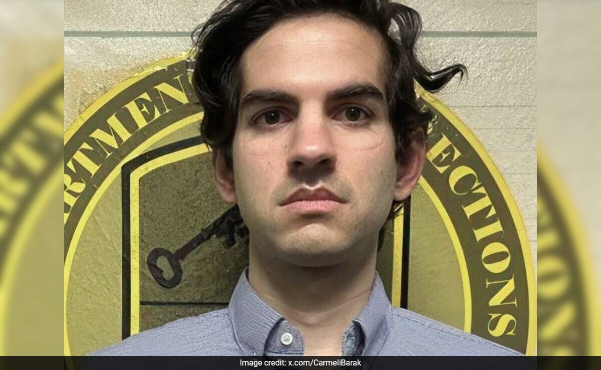 Вашингтон Бивш анализатор на ЦРУ който се призна за виновен