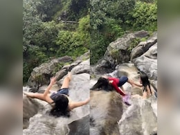 REEL का चक्कर बाबू भैया...पहाड़ पर नहाते वक्त बुरी तरह फिसली लड़कियां, VIDEO देख लोगों के हाथ पैर हुए सुन्न REEL का चक्कर बाबू भैया...पहाड़ पर नहाते वक्त बुरी तरह फिसली लड़कियां, VIDEO देख लोगों के हाथ पैर हुए सुन्न