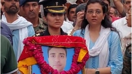 Jaipur: पायलट राजवीर के अंतिम संस्कार में मां ने लगाया 'वंदे मातरम' का नारा, मंत्री राज्यवर्धन बोले- ऐसी माताओं से भारत मजबूत