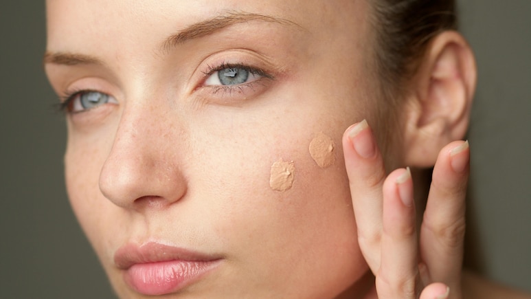 500 रुपये से भी कम में खरीदें ये शानदार BB Creams! Maybelline, RENEE, MARS तक के Brands हैं शामिल 500 रुपये से भी कम में खरीदें ये शानदार BB Creams! Maybelline, RENEE, MARS तक के Brands हैं शामिल