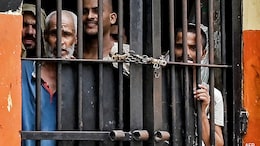 Fearing Building Collapse, Over 200 Inmates Escape Pak Jail During Earthquakes