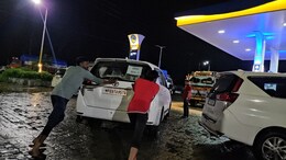 Video: मुख्यमंत्री मोहन यादव यांच्या ताफ्यातील 19 वाहनं रस्त्यांवर एकदम बंद! कारण समजल्यावर बसेल धक्का